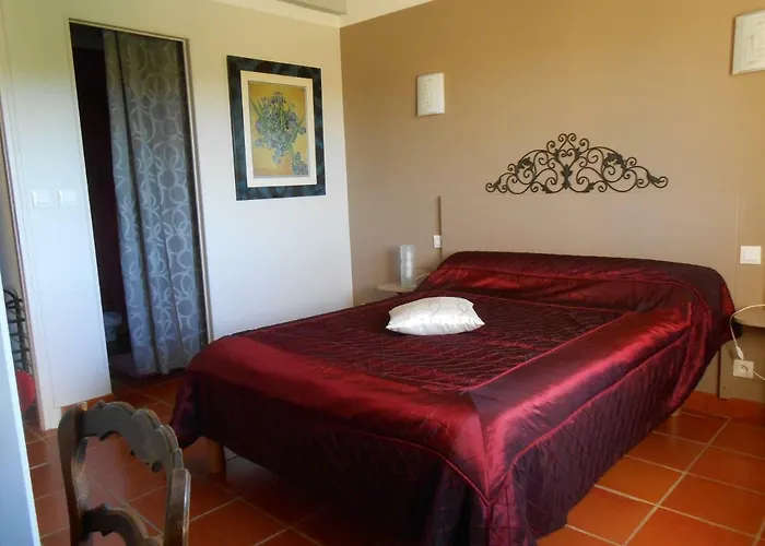 Pensión Arie - Chez Joelle Et Michel Dému