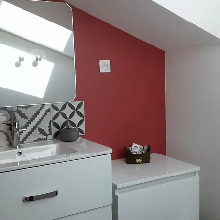 게스트하우스 Arie - Chez Joelle Et Michel 3*