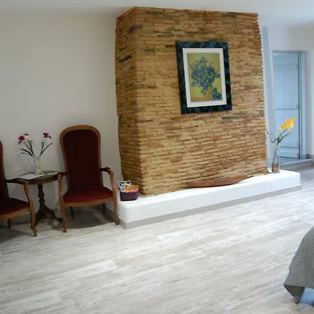 게스트하우스 Arie - Chez Joelle Et Michel Dému